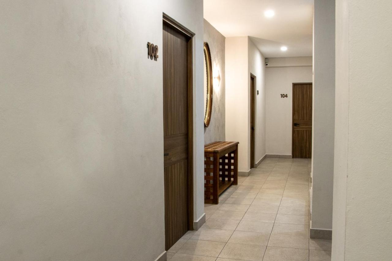 Hotel Del Carmen Ситакуаро Экстерьер фото