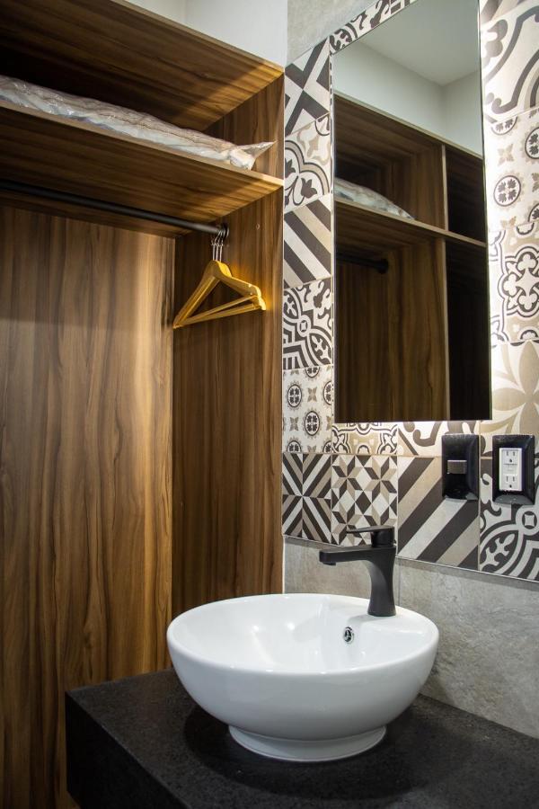 Hotel Del Carmen Ситакуаро Экстерьер фото